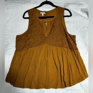 XL Maurices caramel colored top lace overlay bodice split neck flowy bottom